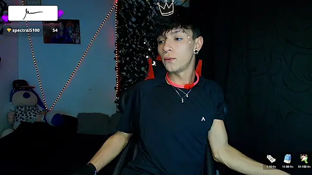 Snapshot of twink_sebas_ chatting on 02.15.25 twink sebas online show from 02.15.25