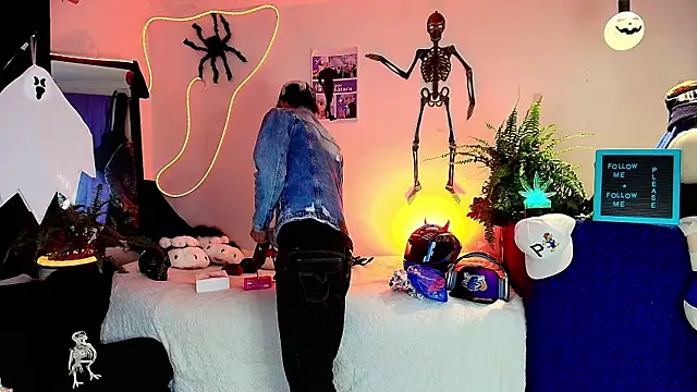 Snapshot of twink_sebas_ chatting on 10.21.25 twink sebas online show from 10.21.25