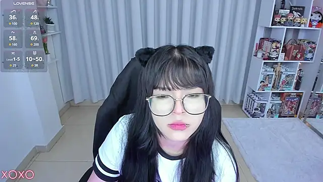 Snapshot of misshoneyxxx chatting on 05.05.26 misshoneyxxx online show from 05.05.26