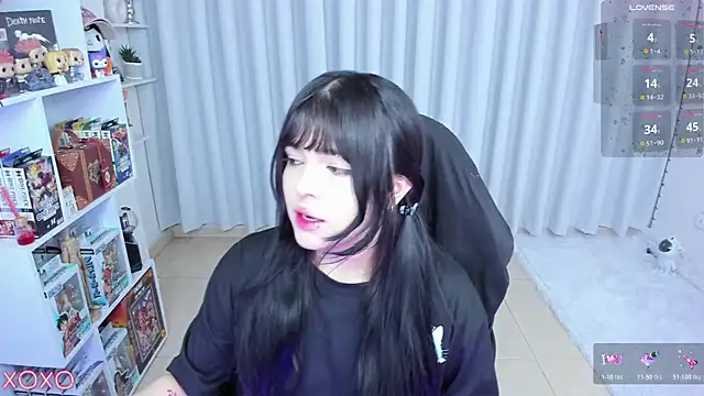 Snapshot of misshoneyxxx chatting on 05.12.26 misshoneyxxx online show from 05.12.26