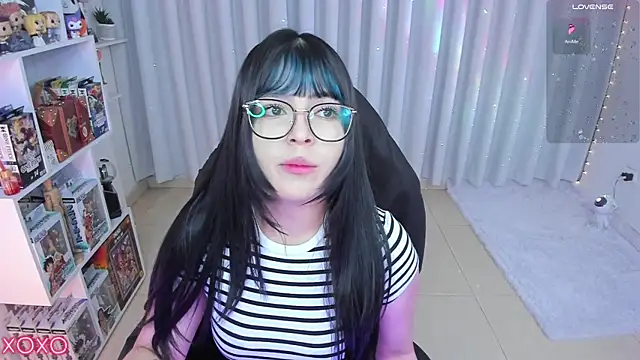 Snapshot of misshoneyxxx chatting on 05.16.26 misshoneyxxx online show from 05.16.26