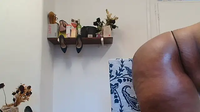 xTALLSEXYBUMx online show from 09.29.25