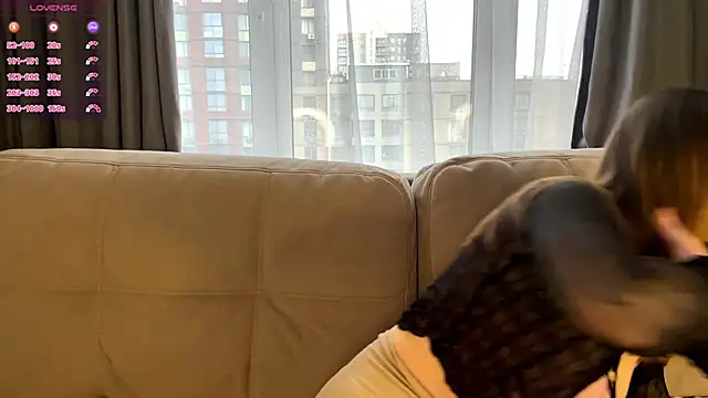 LindaFarmer online show from 10.28.25