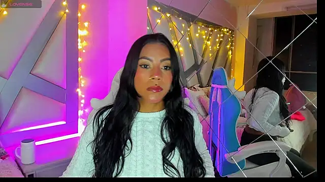 Amber villalobos  online show from 02.15.25