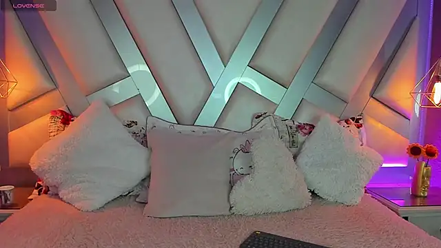 Amber villalobos  online show from 03.16.25