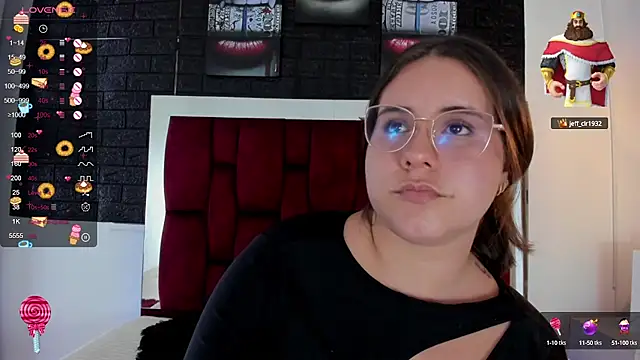 Snapshot of April1_sc chatting on 12.14.24 April1 sc online show from 12.14.24