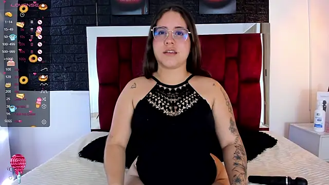 Snapshot of April1_sc chatting on 12.20.24 April1 sc online show from 12.20.24