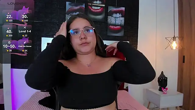 Snapshot of April1_sc chatting on 03.18.25 April1 sc online show from 03.18.25