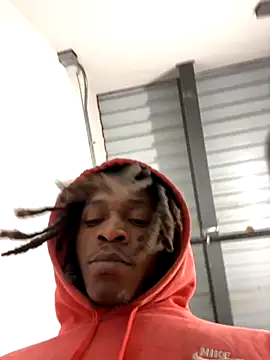 Snapshot of sneakylink13__ chatting on 10.11.25 sneakylink13 online show from 10.11.25