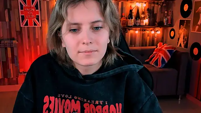 Snapshot of LolaAsmus chatting on 12.18.24 LolaAsmus online show from 12.18.24