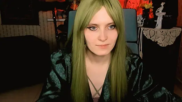 Snapshot of LolaAsmus chatting on 02.26.25 LolaAsmus online show from 02.26.25