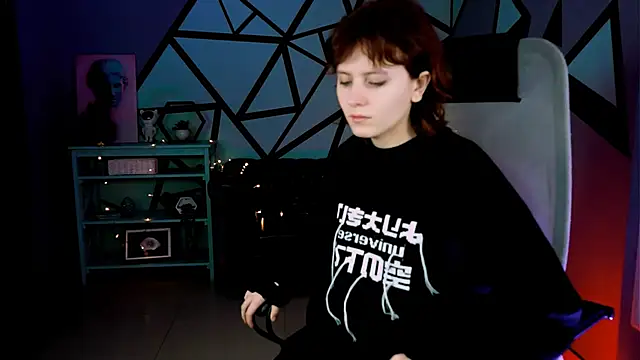 Snapshot of LolaAsmus chatting on 03.13.25 LolaAsmus online show from 03.13.25