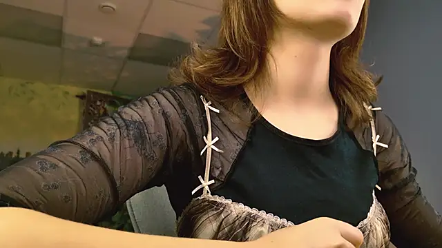 Snapshot of LolaAsmus chatting on 11.06.25 LolaAsmus online show from 11.06.25