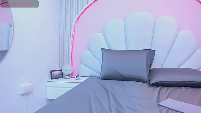 Snapshot of Meli_castillo chatting on 02.23.25 Meli castillo online show from 02.23.25