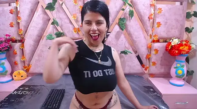 CataleyaLars20 online show from 02.14.25