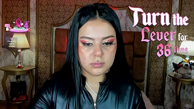 SoffiQueen online show from 01.12.26