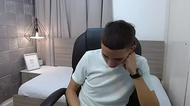 Snapshot of JackSwan18 chatting on 12.27.24 JackSwan18 online show from 12.27.24