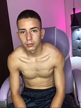 Snapshot of JackSwan18 chatting on 10.10.25 JackSwan18 online show from 10.10.25