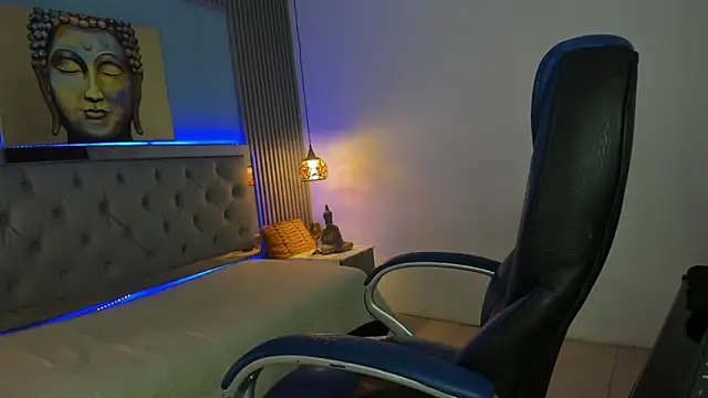 Snapshot of JackSwan18 chatting on 11.17.25 JackSwan18 online show from 11.17.25