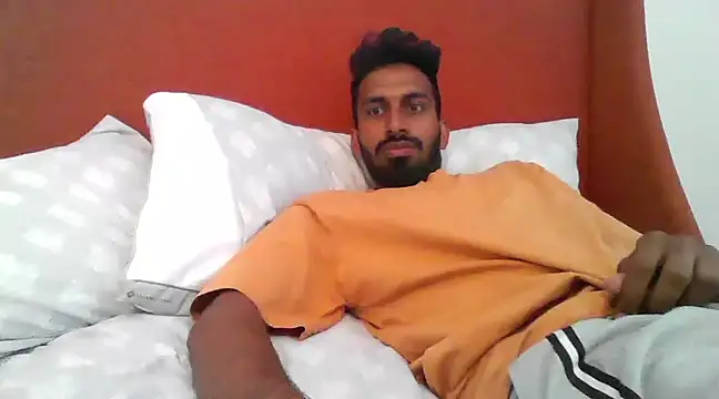 Snapshot of skinny__boy__ chatting on 02.17.25 skinny boy online show from 02.17.25