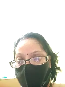 Snapshot of heenage chatting on 12.22.24 heenage online show from 12.22.24