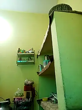 Snapshot of heenage chatting on 02.20.25 heenage online show from 02.20.25