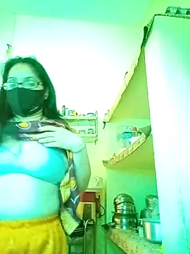 Snapshot of heenage chatting on 03.11.25 heenage online show from 03.11.25