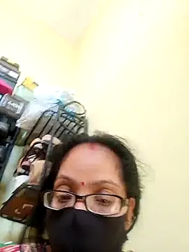 Snapshot of heenage chatting on 03.13.25 heenage online show from 03.13.25