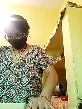 Snapshot of heenage chatting on 03.16.25 heenage online show from 03.16.25