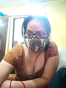 Snapshot of heenage chatting on 10.09.25 heenage online show from 10.09.25