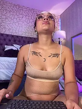 Snapshot of EMILYY_FOXY chatting on 06.15.26 EMILYY FOXY online show from 06.15.26