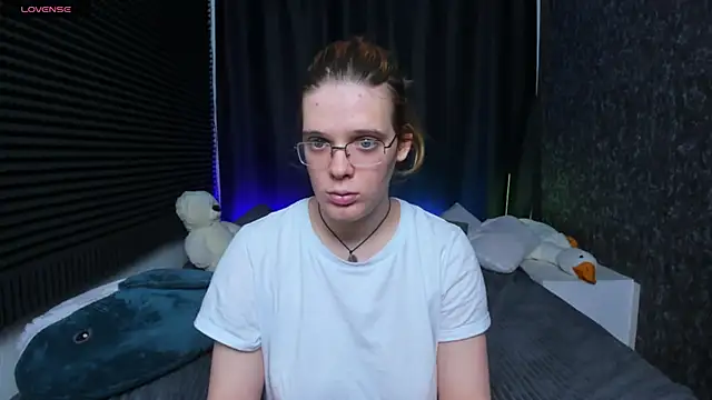 KIKI Krash online show from 02.13.25