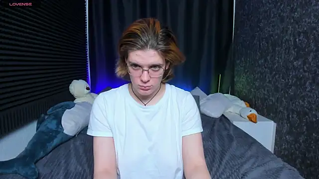 KIKI Krash online show from 02.13.25