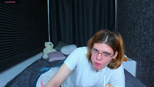 KIKI Krash online show from 02.17.25