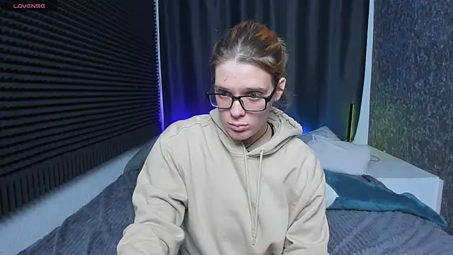 KIKI Krash online show from 02.25.25