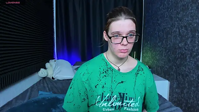 KIKI Krash online show from 03.13.25