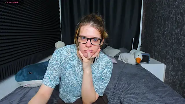 KIKI Krash online show from 03.21.25