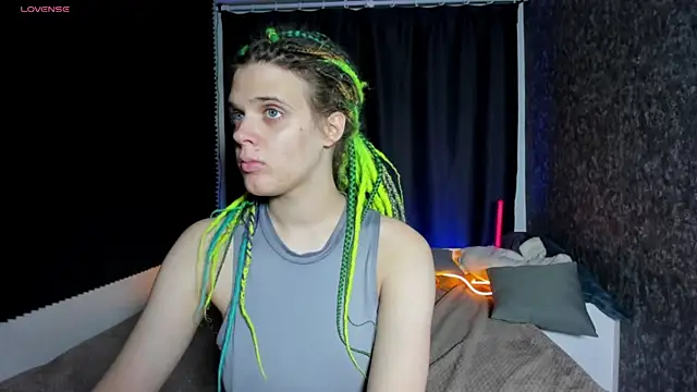 KIKI Krash online show from 10.14.25