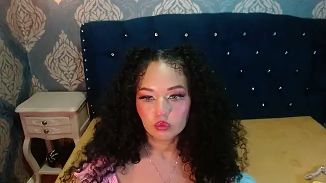 Snapshot of Sofiacowperx chatting on 04.30.26 Sofiacowperx online show from 04.30.26