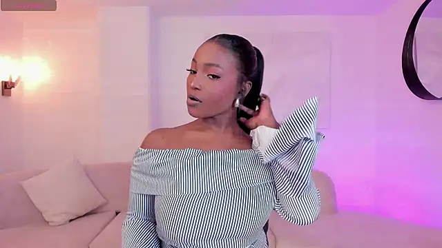 SavannahStorm online show from 12.05.25