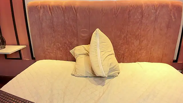 liz goth online show from 12.19.24