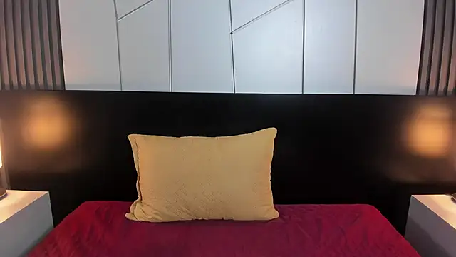 liz goth online show from 01.15.25