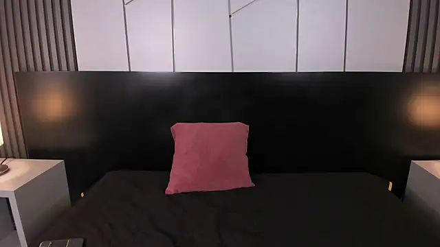 liz goth online show from 02.21.25