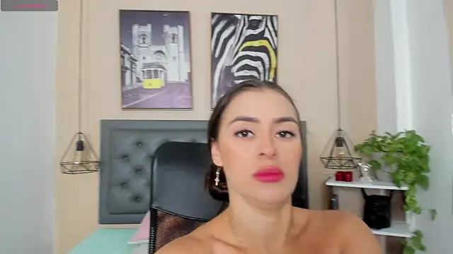 Snapshot of alicee_cooper chatting on 11.15.25 alicee cooper online show from 11.15.25