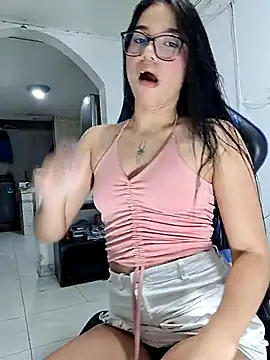 Snapshot of Katia_sweetx chatting on 02.21.25 Katia sweetx online show from 02.21.25