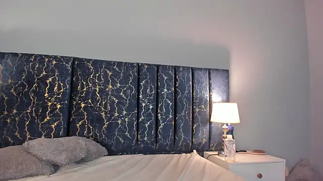 Sophia Lemos online show from 10.25.25