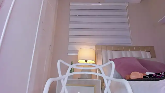 Snapshot of zoe_sky_ chatting on 02.16.25 zoe sky online show from 02.16.25