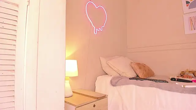 Snapshot of zoe_sky_ chatting on 11.11.25 zoe sky online show from 11.11.25