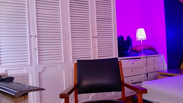 Adel Nesbiit online show from 03.30.26