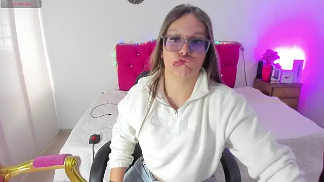 Snapshot of SofiaJoness_ chatting on 03.14.25 SofiaJoness  online show from 03.14.25